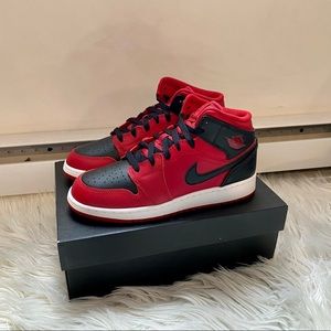 Jordan 1 Mid - Reverse Bred / 8.5 women